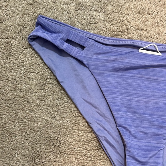 NWT RVCA purple bikini bottoms - Picture 2 of 4